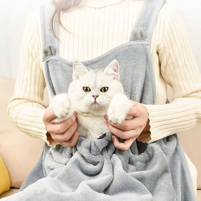 Tablier anti-griffes pour chat porté
